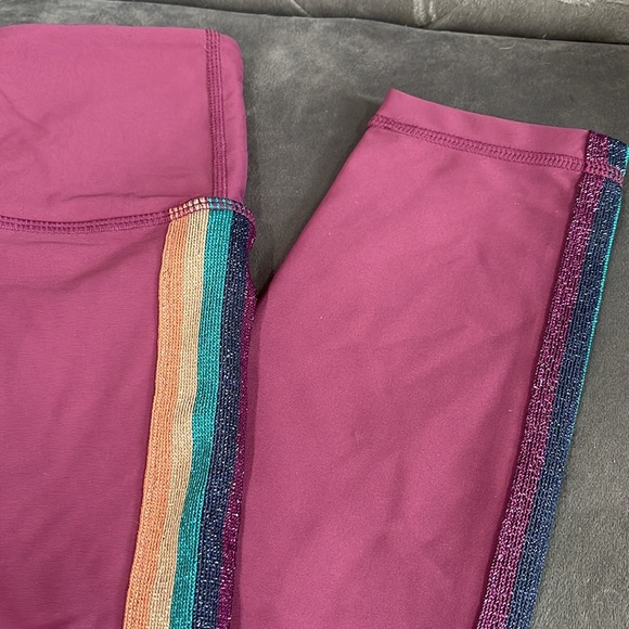 Wildberry/ purple 7/8 legging with stripe down side - Picture 3 of 7